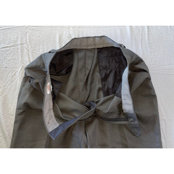 IZOD Flat Front Microfiber Easy Care Chino Pants. Gray. Men's 35X34, EUC!! - Picture 7 of 9